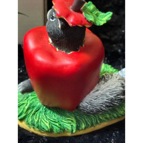 Fritz & Floyd Charming Tails Collectible "Stewarts Apple Costume" Figurine - Picture 5 of 7